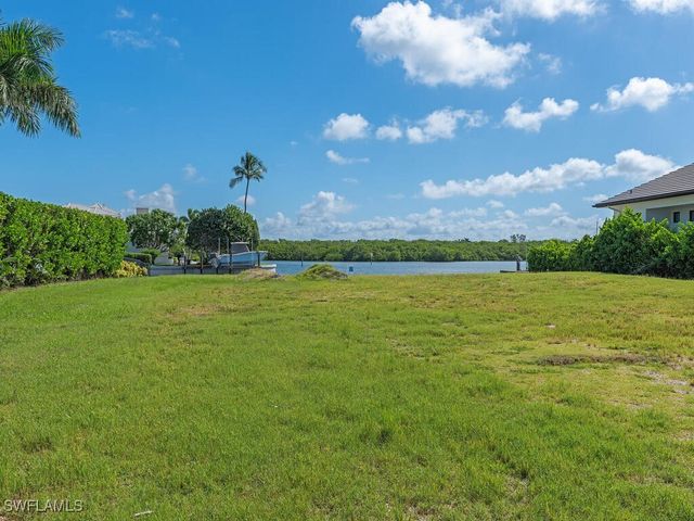 2375 TARPON RD, Naples, FL 34102