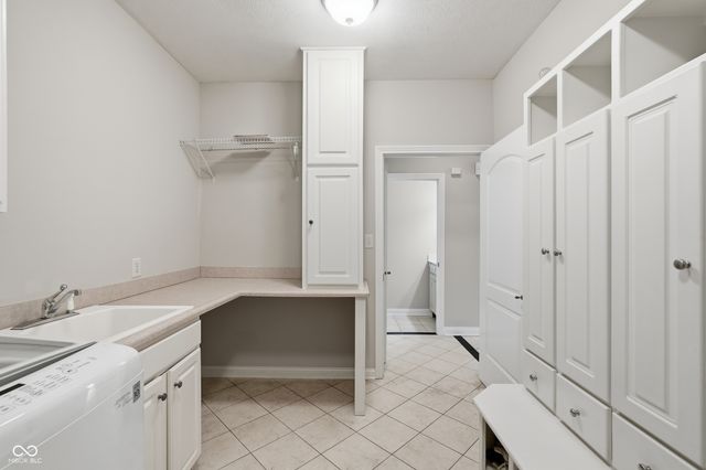 16704 Oak Road, Westfield, IN 46074
