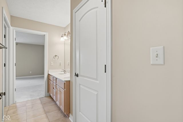 16704 Oak Road, Westfield, IN 46074