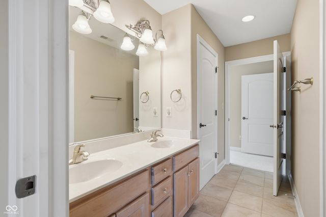 16704 Oak Road, Westfield, IN 46074
