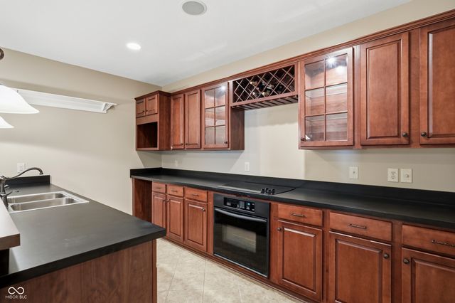 16704 Oak Road, Westfield, IN 46074