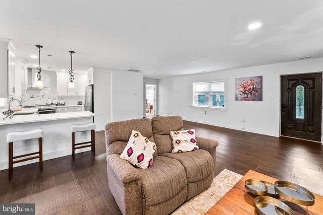 367 HARTFORD RD, Mount Laurel, NJ 08054