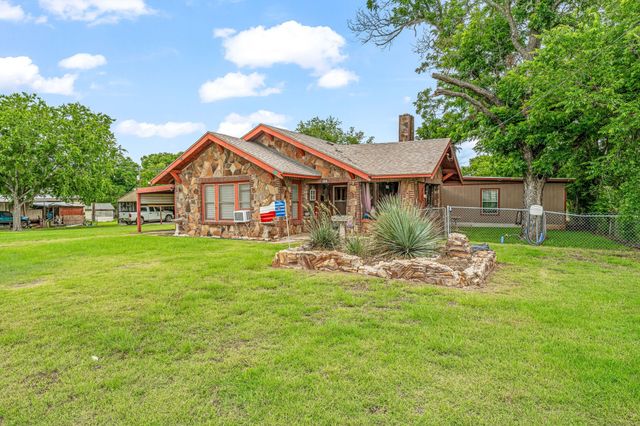 509 W Reynosa Avenue, De Leon, TX 76444