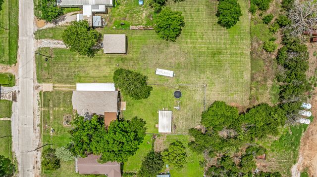 509 W Reynosa Avenue, De Leon, TX 76444