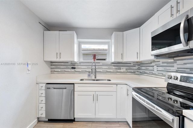 74 NW 117th St, Miami, FL 33168