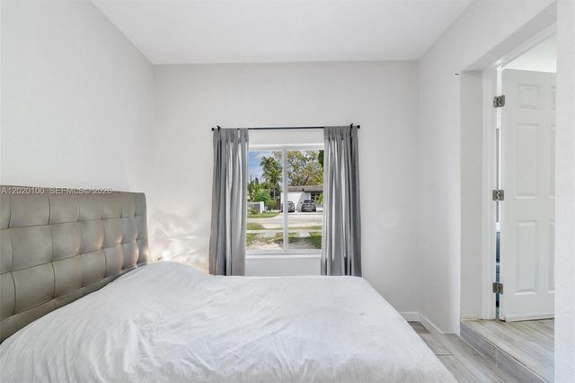 74 NW 117th St, Miami, FL 33168