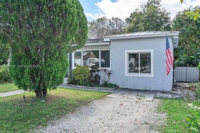 74 NW 117th St, Miami, FL 33168