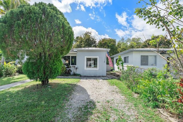 74 NW 117th St, Miami, FL 33168