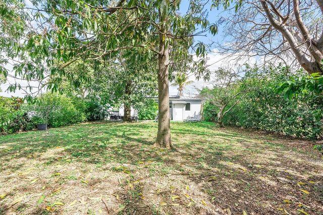 74 NW 117th St, Miami, FL 33168