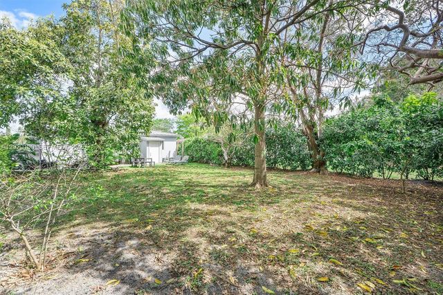 74 NW 117th St, Miami, FL 33168