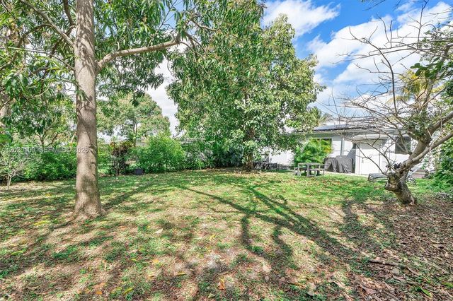 74 NW 117th St, Miami, FL 33168
