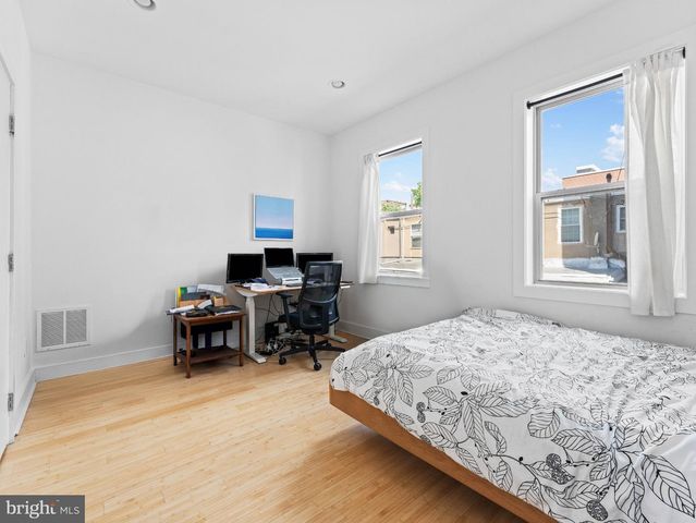 2034 TRENTON AVE, Philadelphia, PA 19125