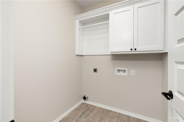 308 N Leon Avenue, Elsa, TX 78543