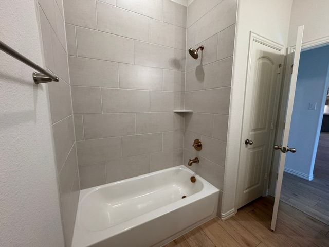 193 Oak Grove Way, Springtown, TX 76082