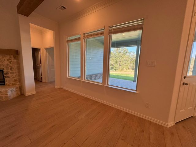 193 Oak Grove Way, Springtown, TX 76082