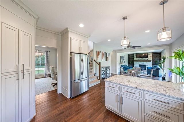 13768 Lookout Drive, Kansas City, MO 64139