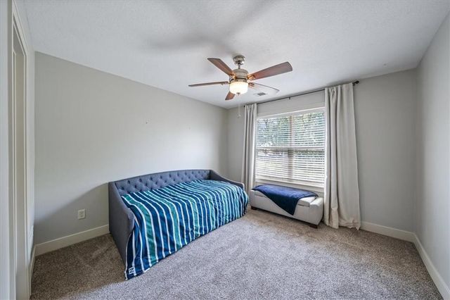 13768 Lookout Drive, Kansas City, MO 64139
