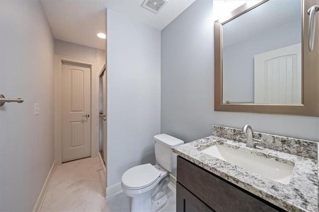 13768 Lookout Drive, Kansas City, MO 64139