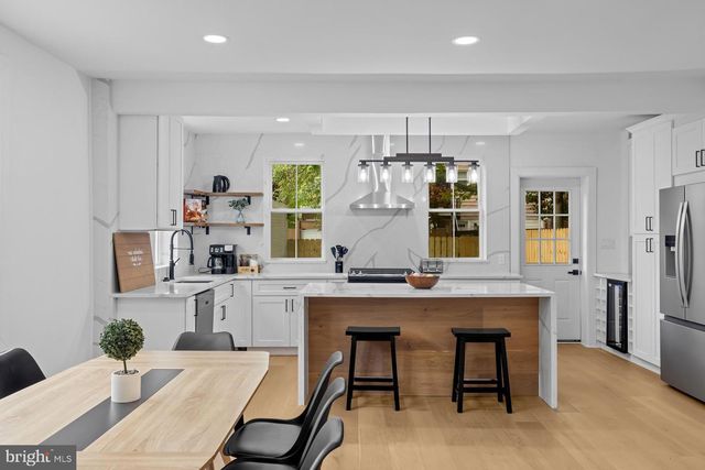 536 ONEIDA PL NW, Washington, DC 20011