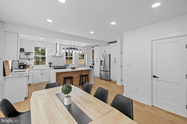 536 ONEIDA PL NW, Washington, DC 20011