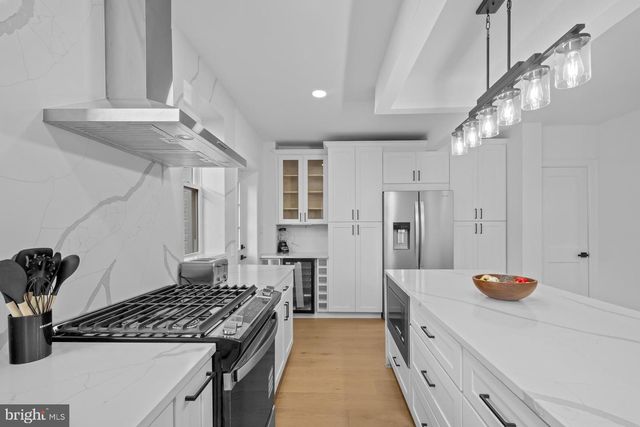 536 ONEIDA PL NW, Washington, DC 20011