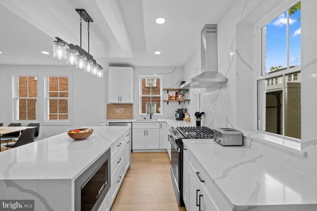 536 ONEIDA PL NW, Washington, DC 20011