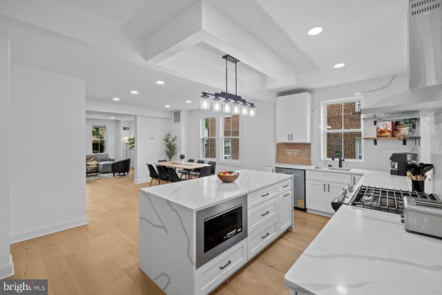 536 ONEIDA PL NW, Washington, DC 20011