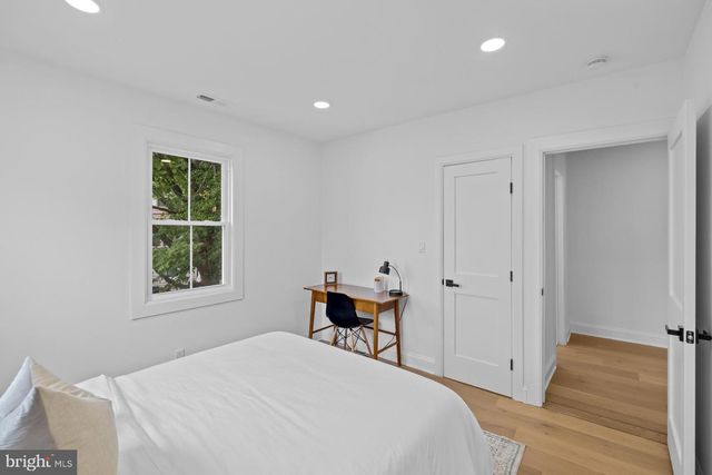 536 ONEIDA PL NW, Washington, DC 20011