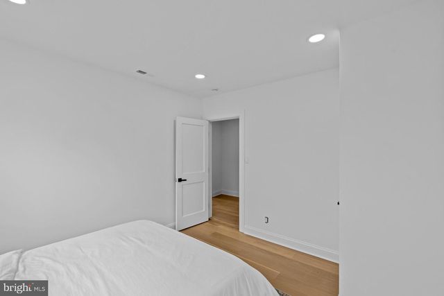 536 ONEIDA PL NW, Washington, DC 20011