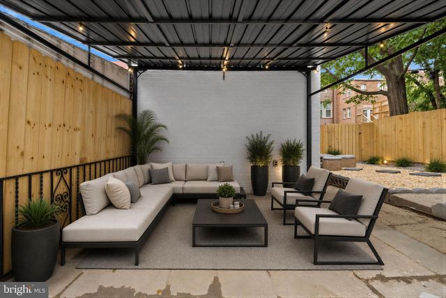 536 ONEIDA PL NW, Washington, DC 20011