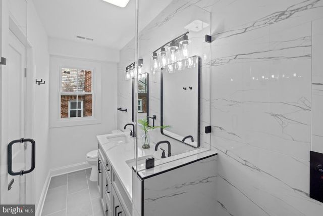 536 ONEIDA PL NW, Washington, DC 20011