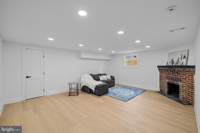 536 ONEIDA PL NW, Washington, DC 20011