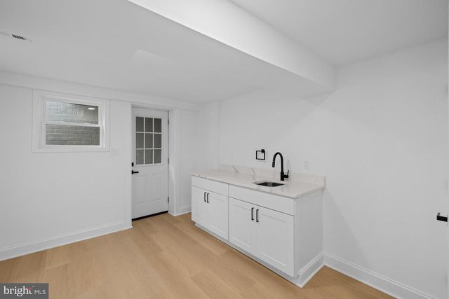 536 ONEIDA PL NW, Washington, DC 20011