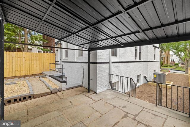 536 ONEIDA PL NW, Washington, DC 20011