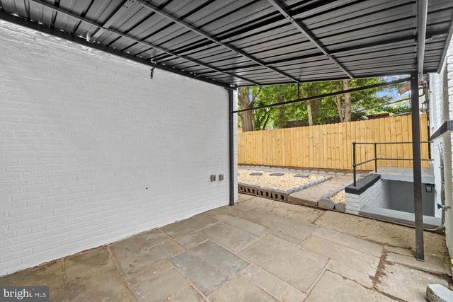 536 ONEIDA PL NW, Washington, DC 20011