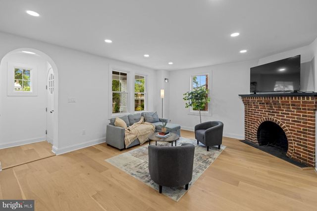 536 ONEIDA PL NW, Washington, DC 20011