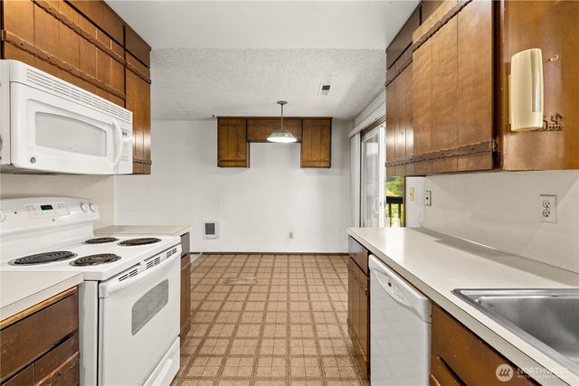 502 Kincaid Avenue, Sumner, WA 98390