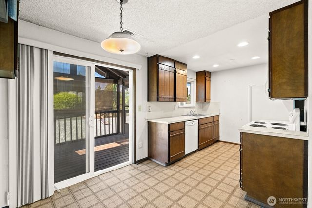 502 Kincaid Avenue, Sumner, WA 98390