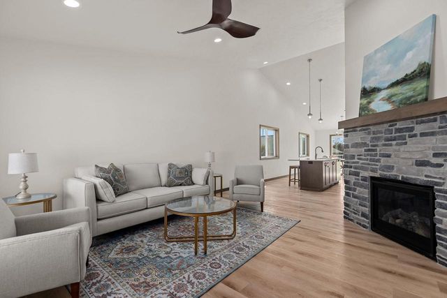 505 FOUNDERS WAY, Little Chute, WI 54140