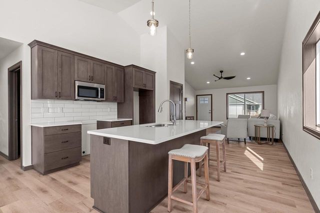 505 FOUNDERS WAY, Little Chute, WI 54140