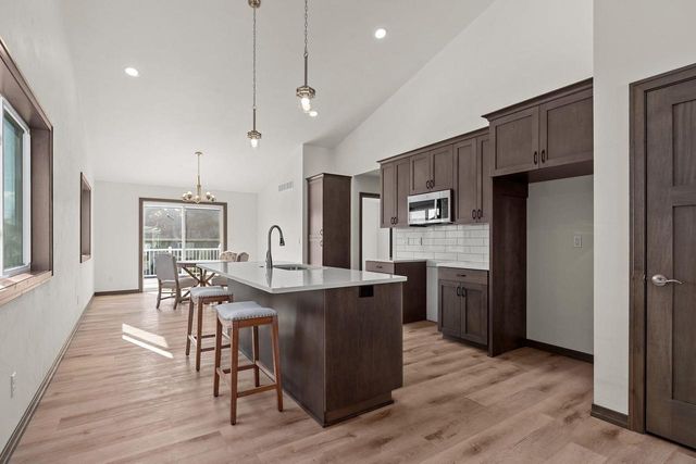 505 FOUNDERS WAY, Little Chute, WI 54140