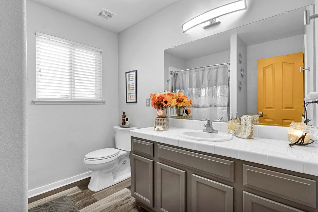 Image 23 of property listing at 2263 Pacific Court, Madera, CA 93637