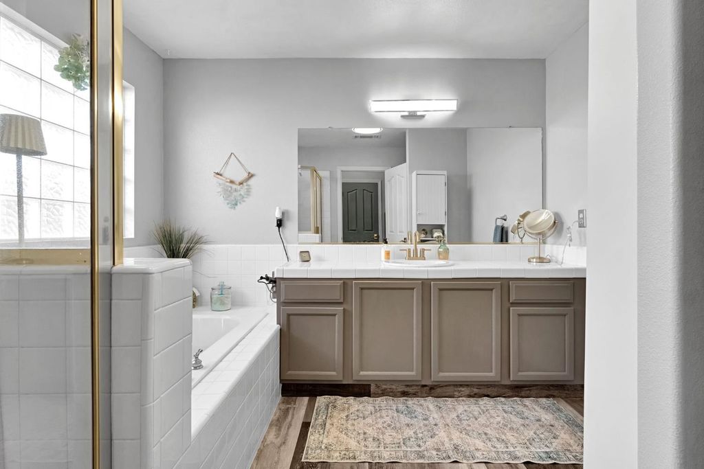 Image 32 of property listing at 2263 Pacific Court, Madera, CA 93637