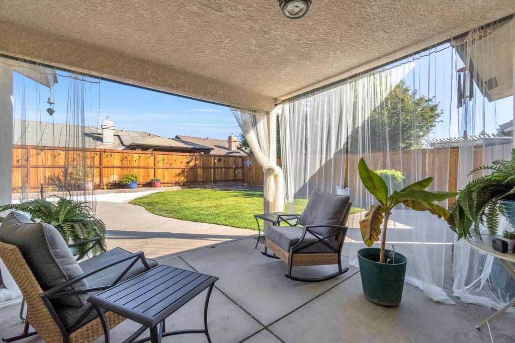 Image 34 of property listing at 2263 Pacific Court, Madera, CA 93637