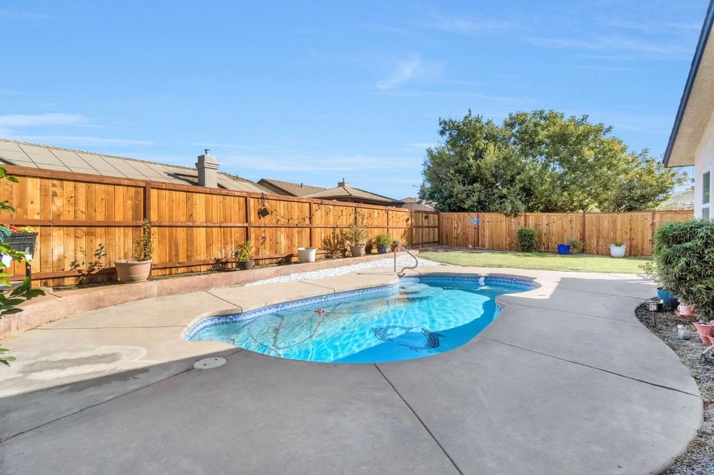 Image 37 of property listing at 2263 Pacific Court, Madera, CA 93637