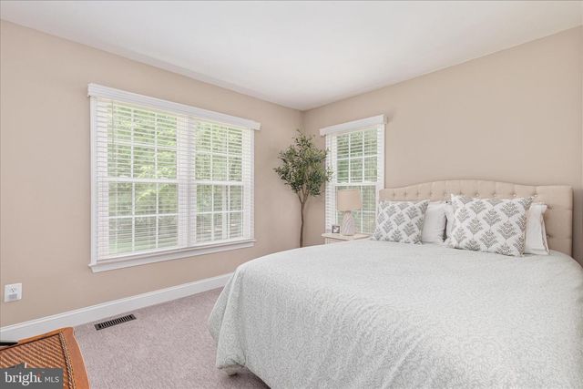 11109 STONEBROOK DR, Manassas, VA 20112
