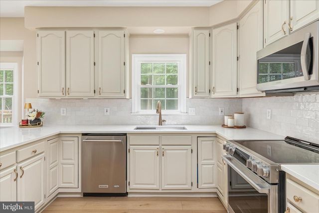 11109 STONEBROOK DR, Manassas, VA 20112
