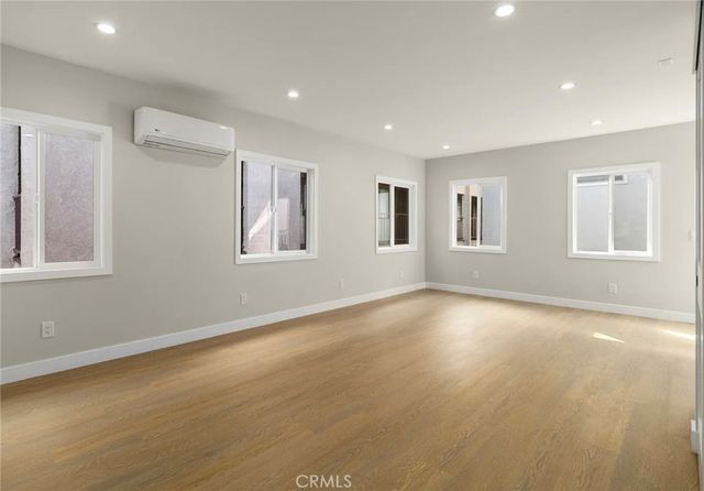 1827 E 4 Street 18, Long Beach, CA 90802