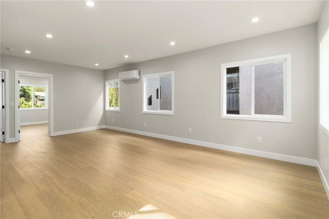 1827 E 4 Street 18, Long Beach, CA 90802