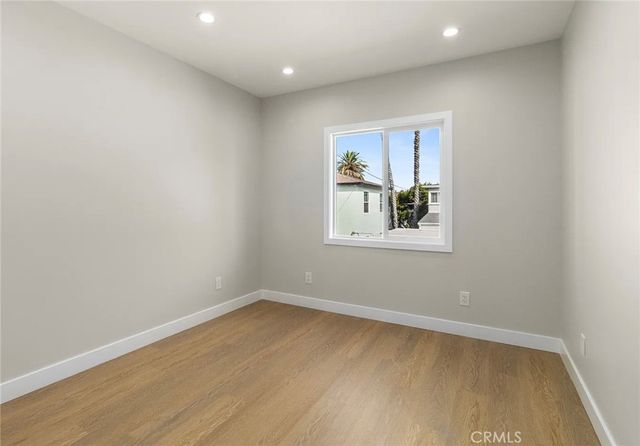 1827 E 4 Street 18, Long Beach, CA 90802